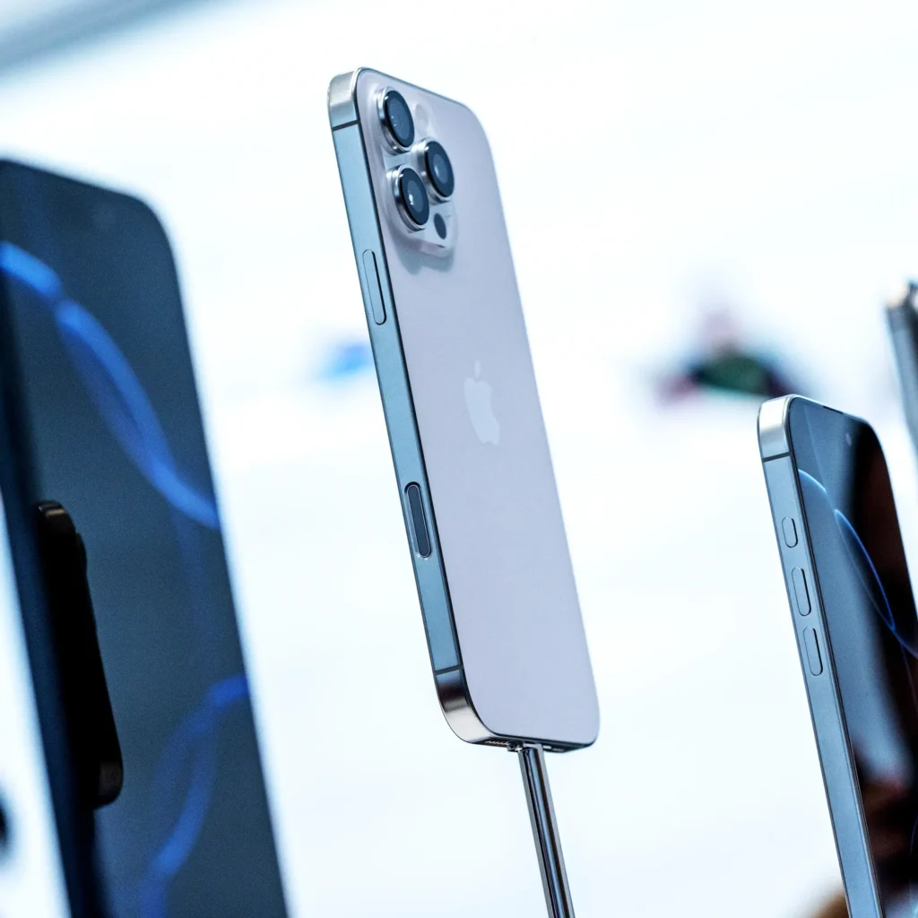 Gear-Lab-iPhone16-Gear